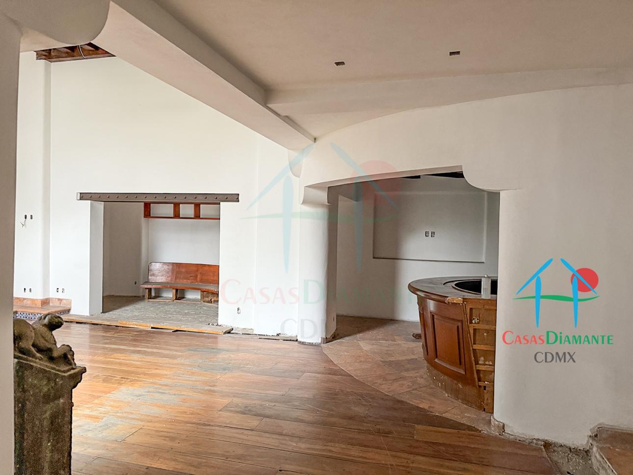 Casa En Venta En Tlacopac Con Potencial Renovación Moderna — foto 7