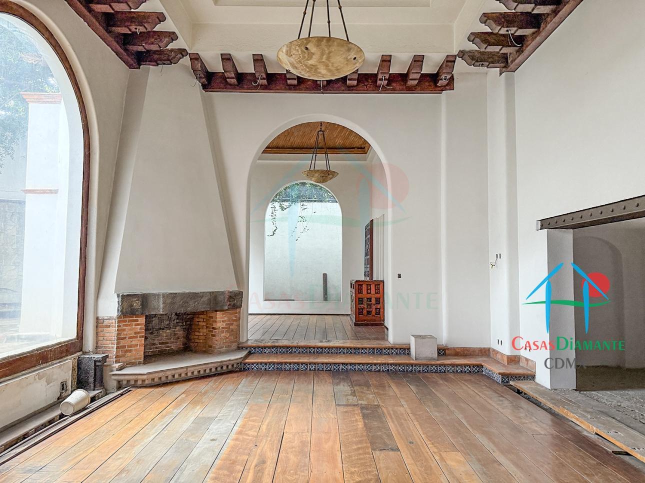 Casa En Venta En Tlacopac Con Potencial Renovación Moderna — foto 8