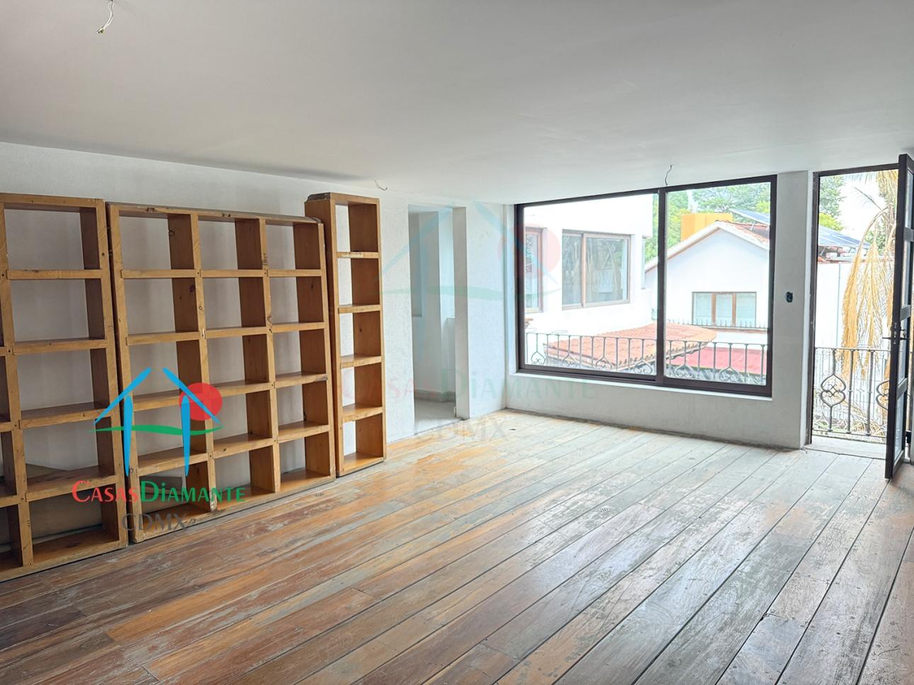 Casa En Venta En Tlacopac Con Potencial Renovación Moderna — foto 14