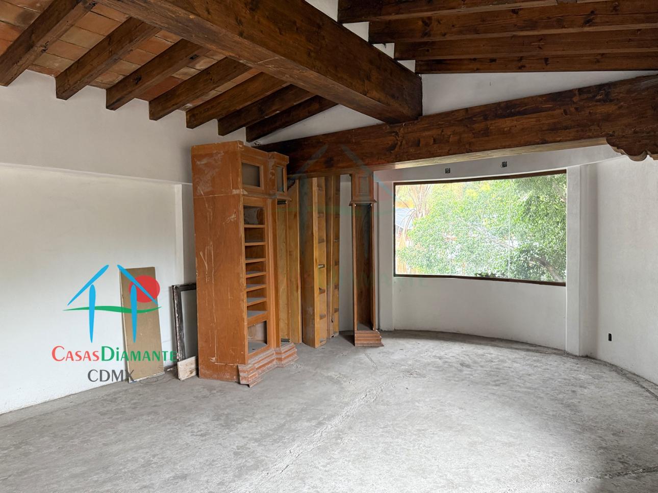 Casa En Venta En Tlacopac Con Potencial Renovación Moderna — foto 13
