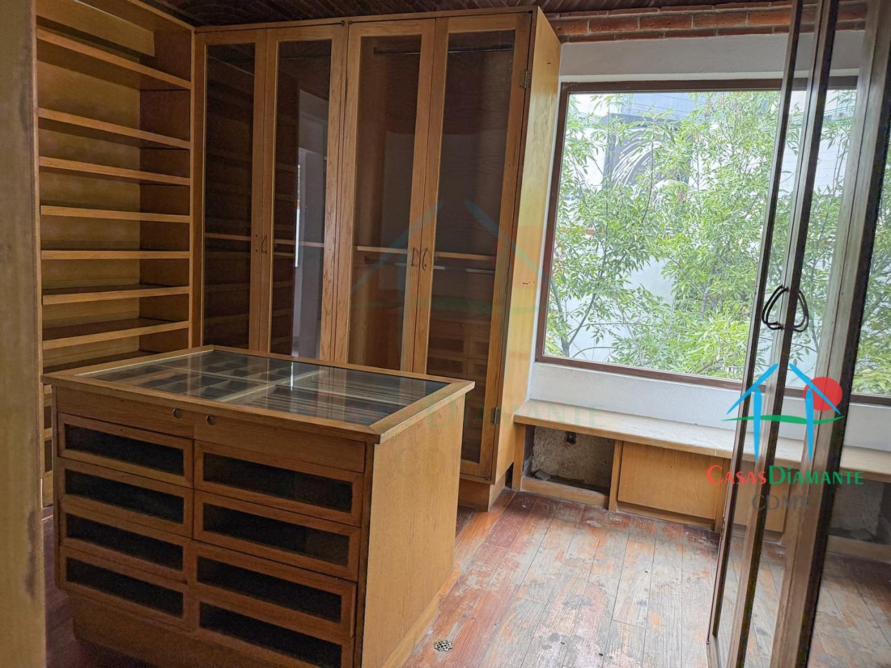 Casa En Venta En Tlacopac Con Potencial Renovación Moderna — foto 15