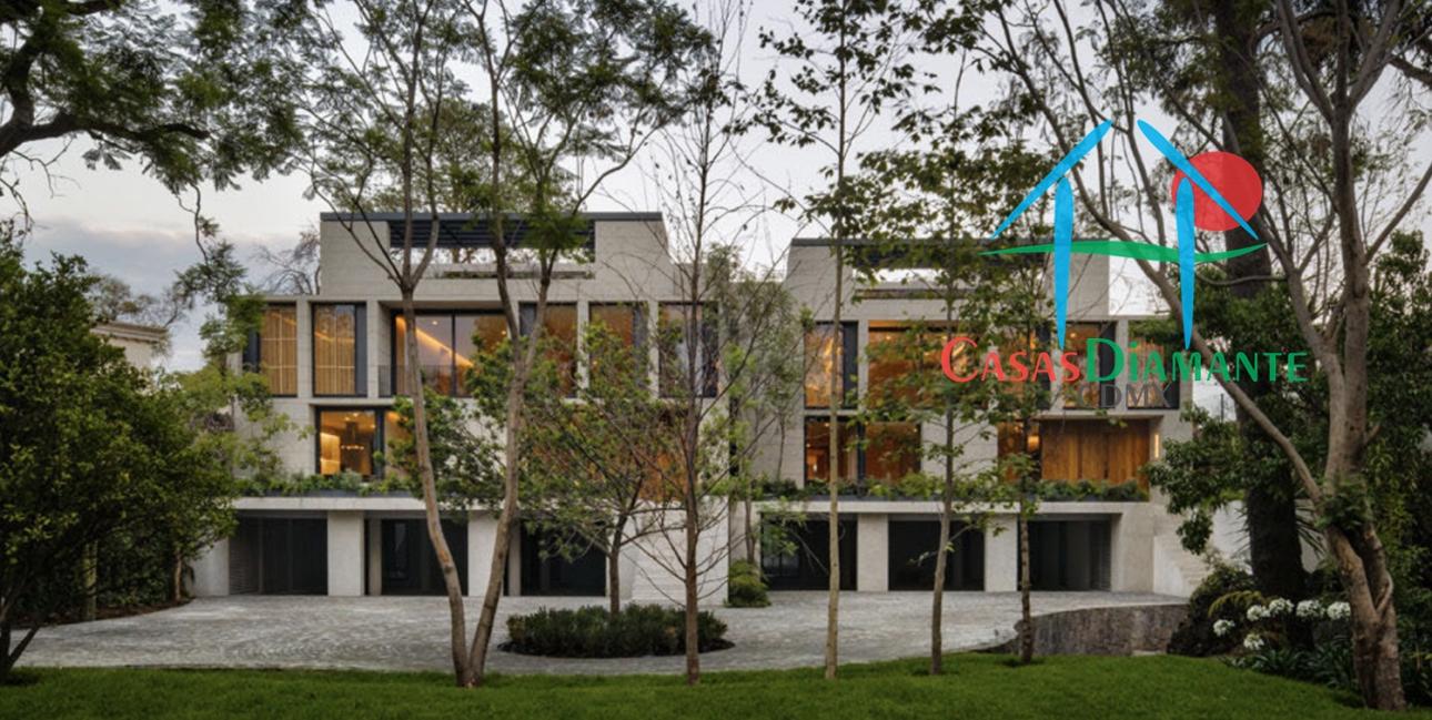 Casa de Lujo en Venta con Roof Garden, Family room y Cava
