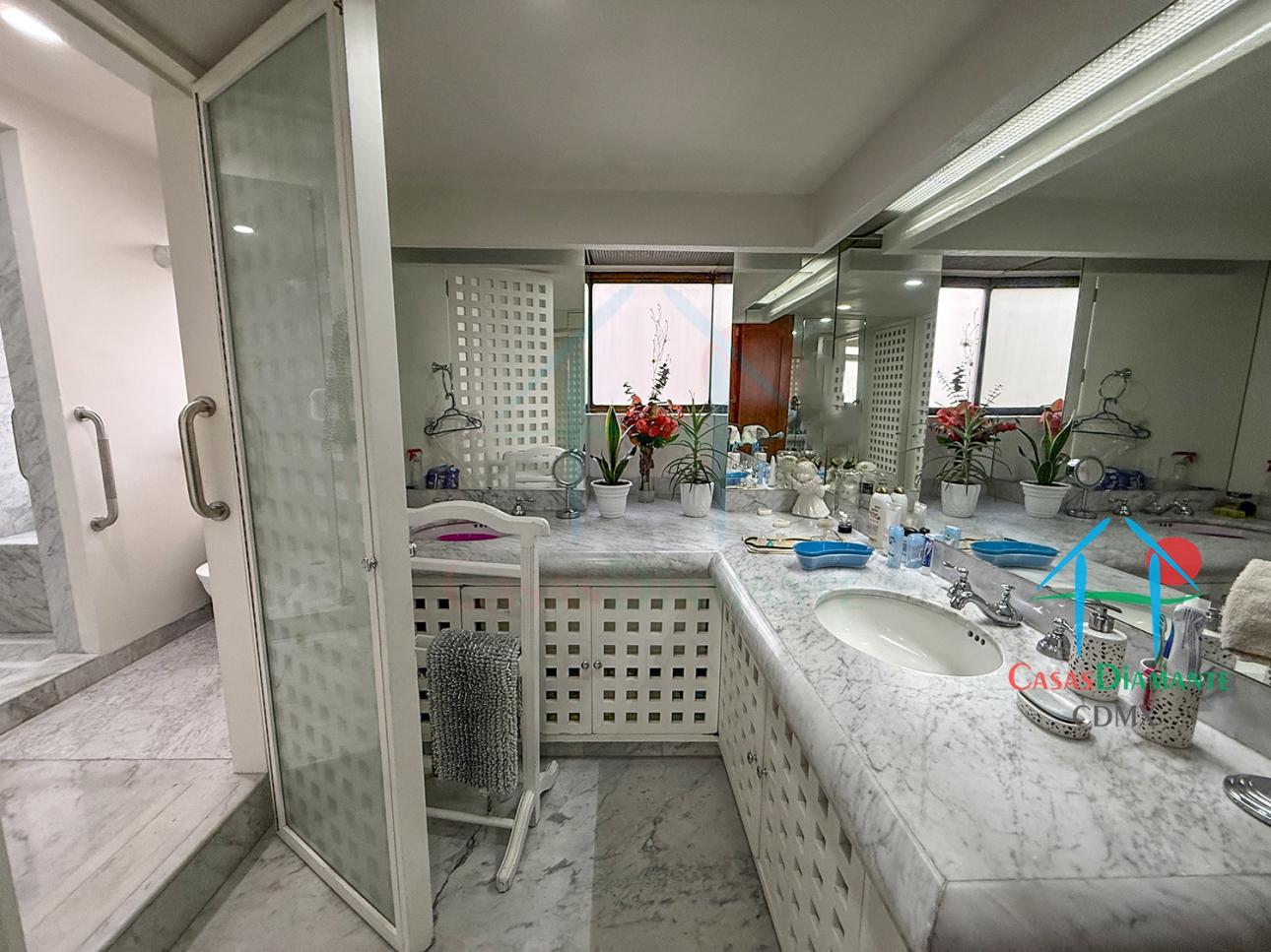 Departamento con Vista y Seguridad 24/7 en Piso 5 - 19