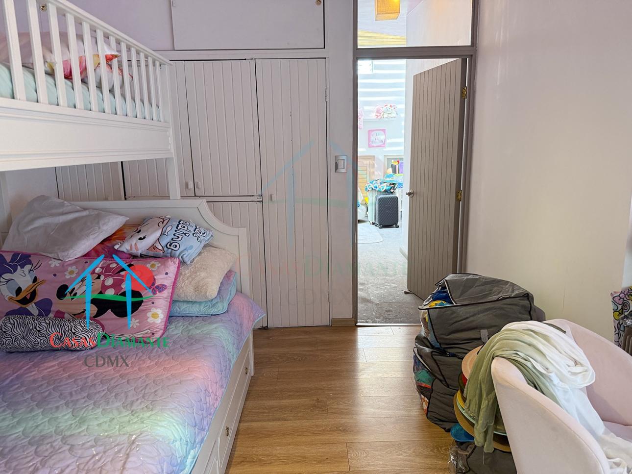 Casa con Terraza, Estudio y Seguridad 24/7 en 3 Niveles - 12