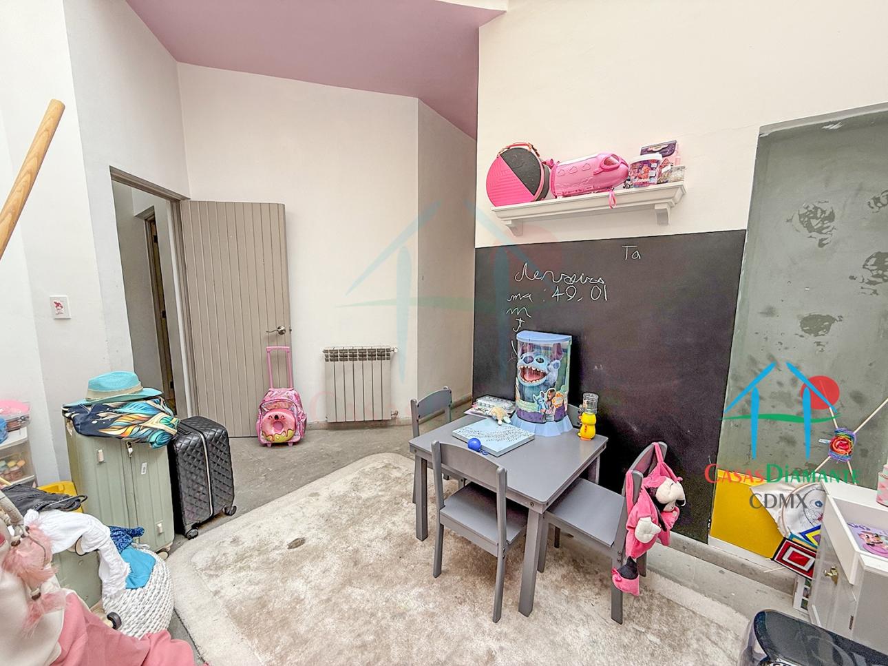 Casa con Terraza, Estudio y Seguridad 24/7 en 3 Niveles - 13