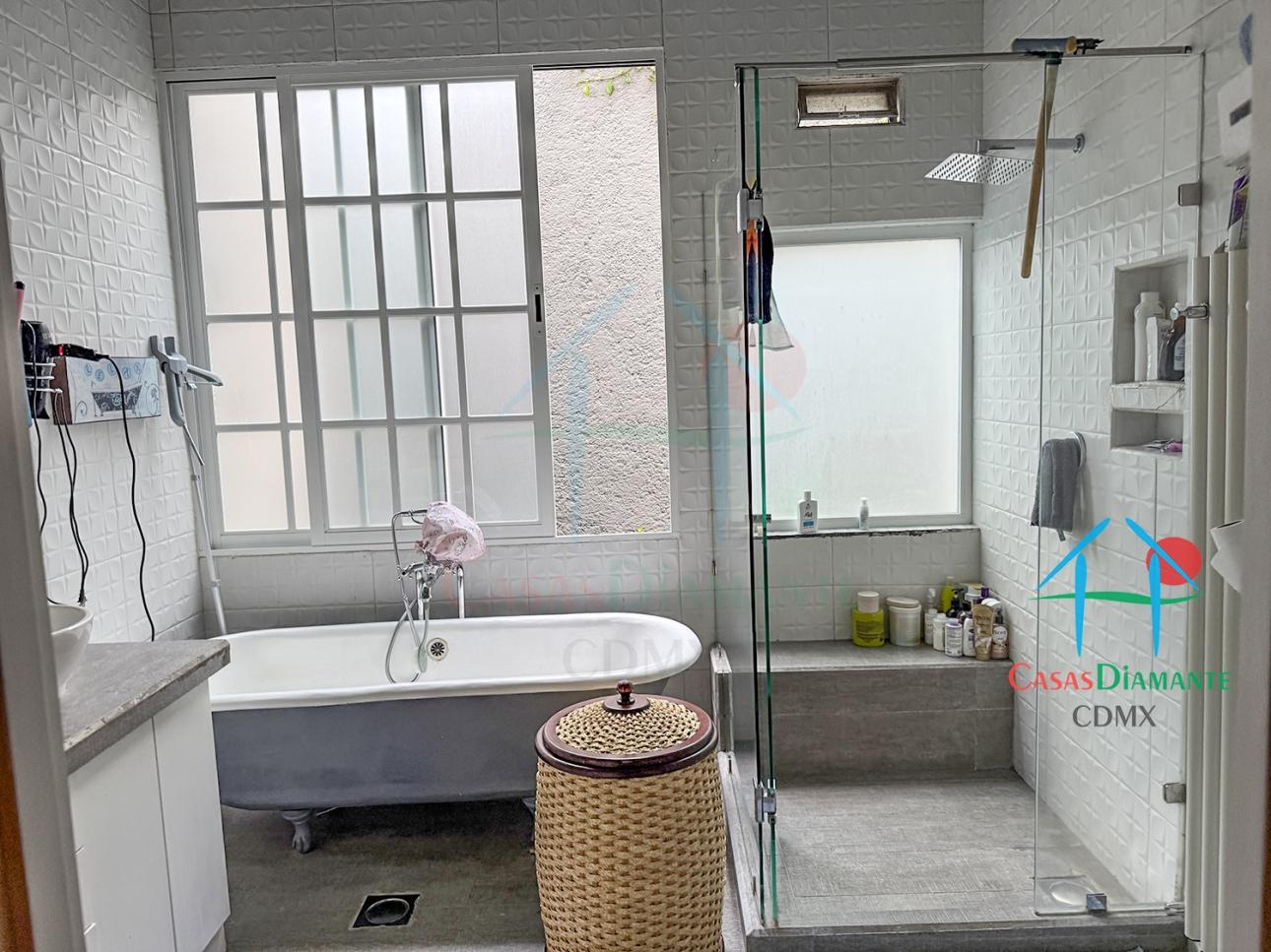Casa con Terraza, Estudio y Seguridad 24/7 en 3 Niveles - 18
