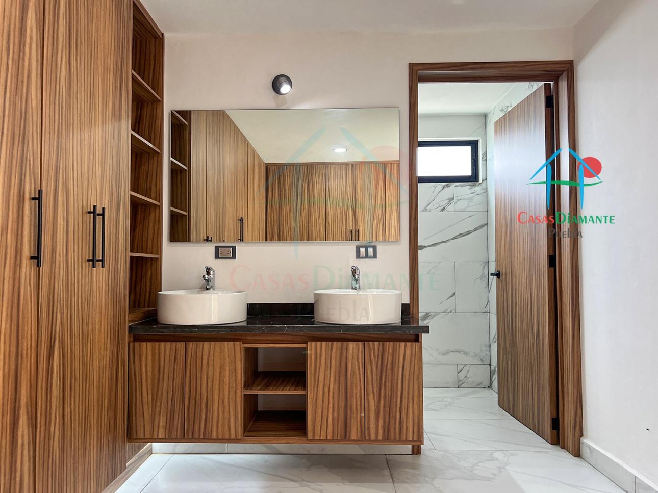 Casa con Roof Garden, Jardín y 4 Recámaras con Baño - 13