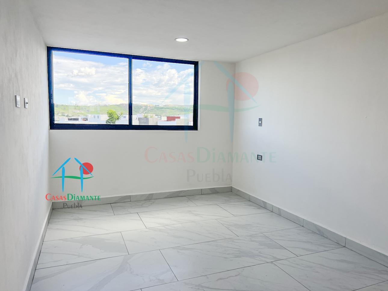 Casa con Roof Garden, Jardín y 4 Recámaras con Baño - 14
