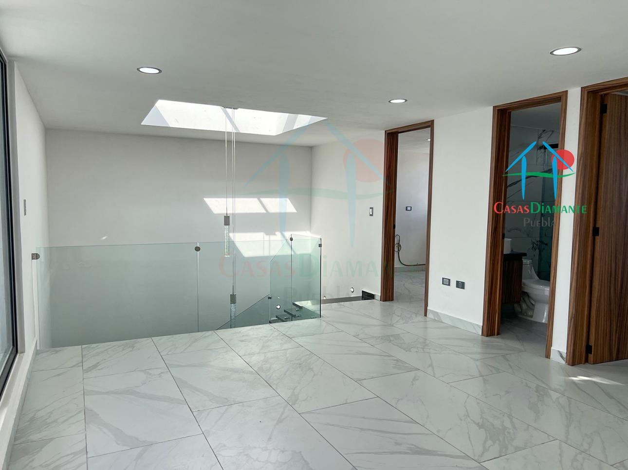 Casa con Roof Garden, Jardín y 4 Recámaras con Baño - 15