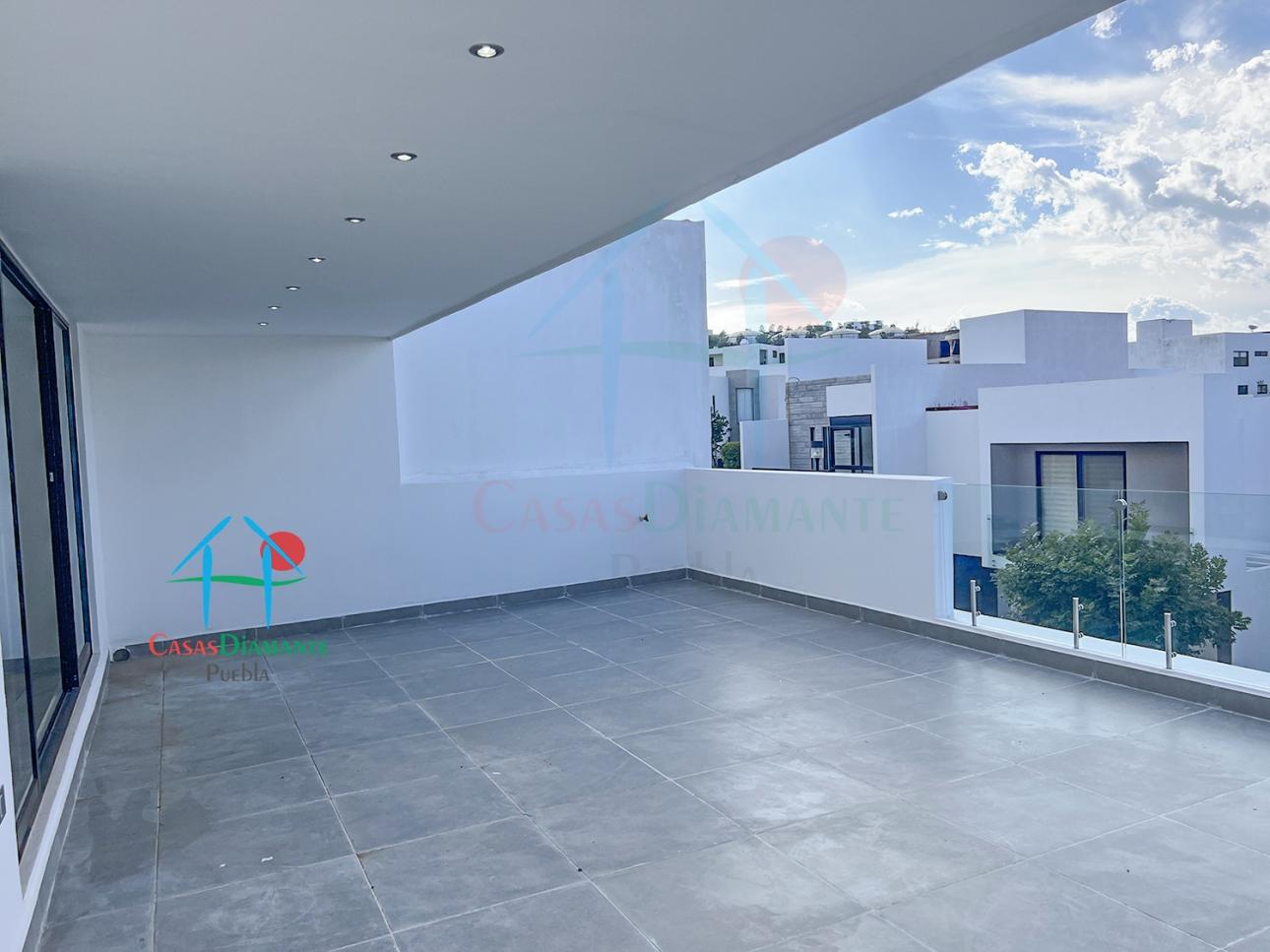 Casa con Roof Garden, Jardín y 4 Recámaras con Baño - 19