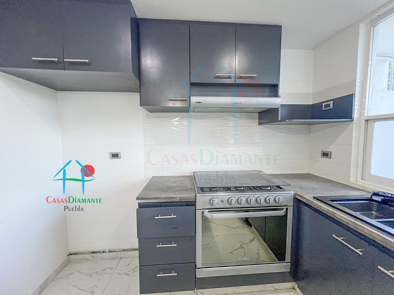 Casa 3 niveles con jardín, 3 recámaras, sala TV, family room - 7