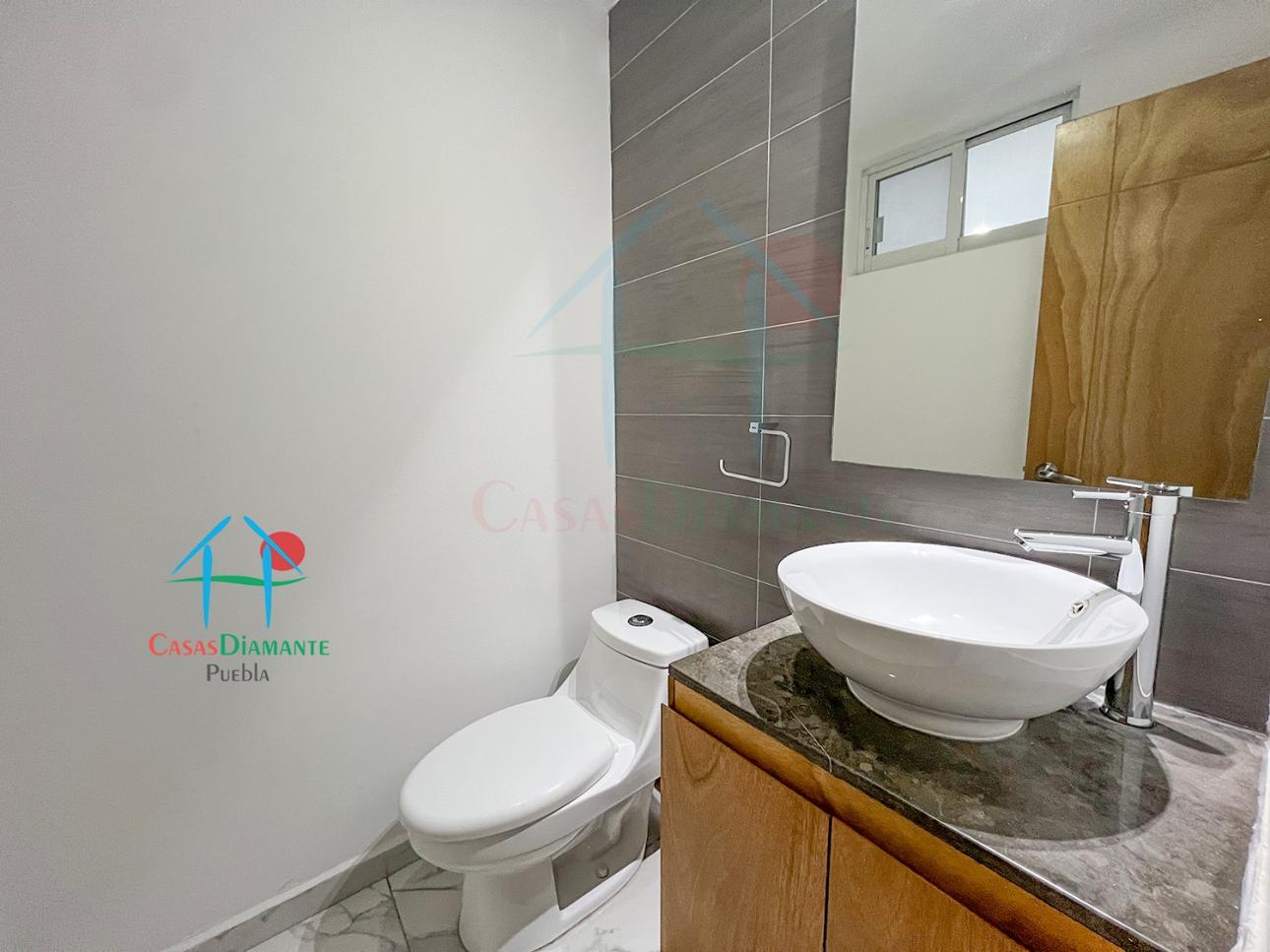 Casa 3 niveles con jardín, 3 recámaras, sala TV, family room - 10
