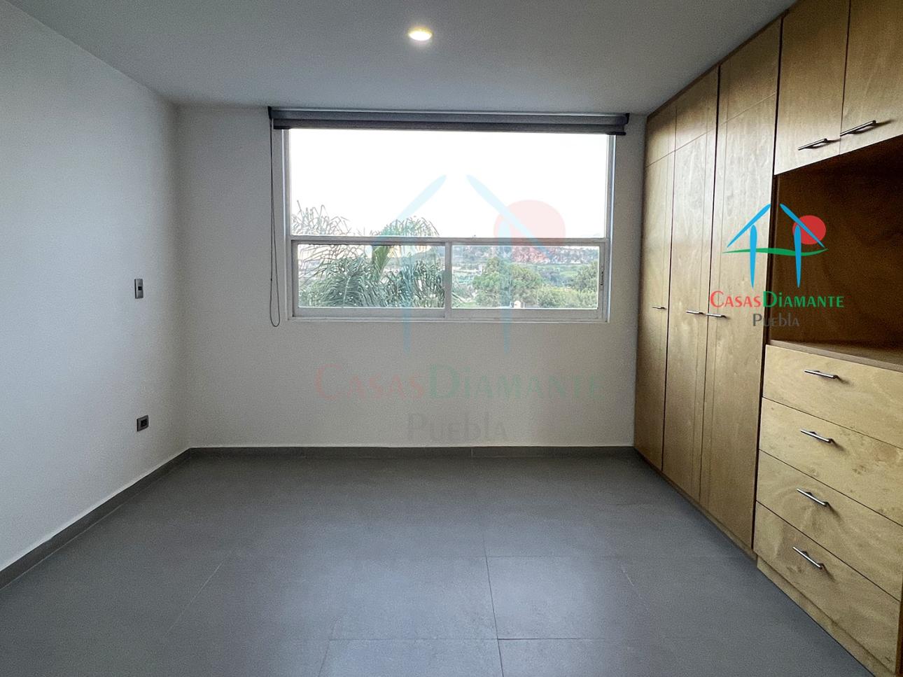 Casa 3 niveles con jardín, 3 recámaras, sala TV, family room - 18
