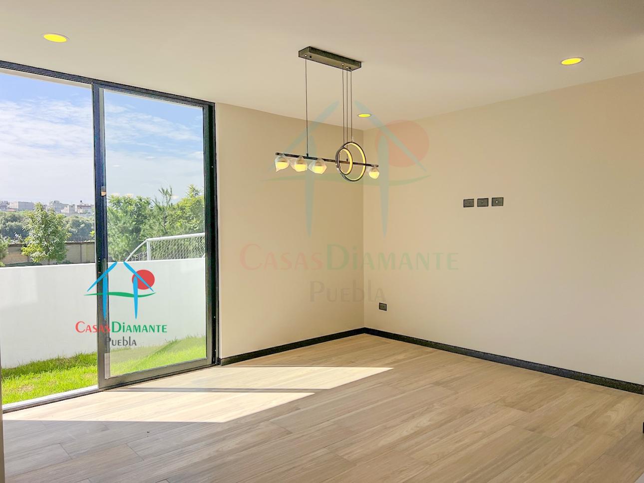 Casa de 2 Niveles con Jardín, 3 Recámaras y Sala de TV - 5