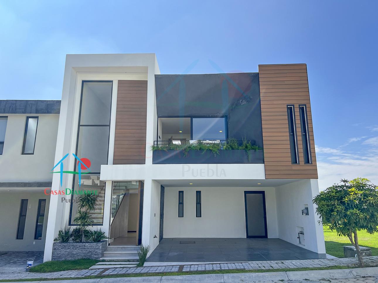Casa de 2 Niveles con Jardín, 3 Recámaras y Sala de TV - 4