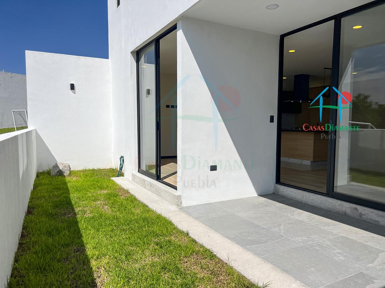 Casa de 2 Niveles con Jardín, 3 Recámaras y Sala de TV - 9