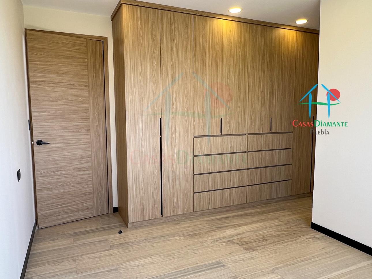 Casa de 2 Niveles con Jardín, 3 Recámaras y Sala de TV - 14