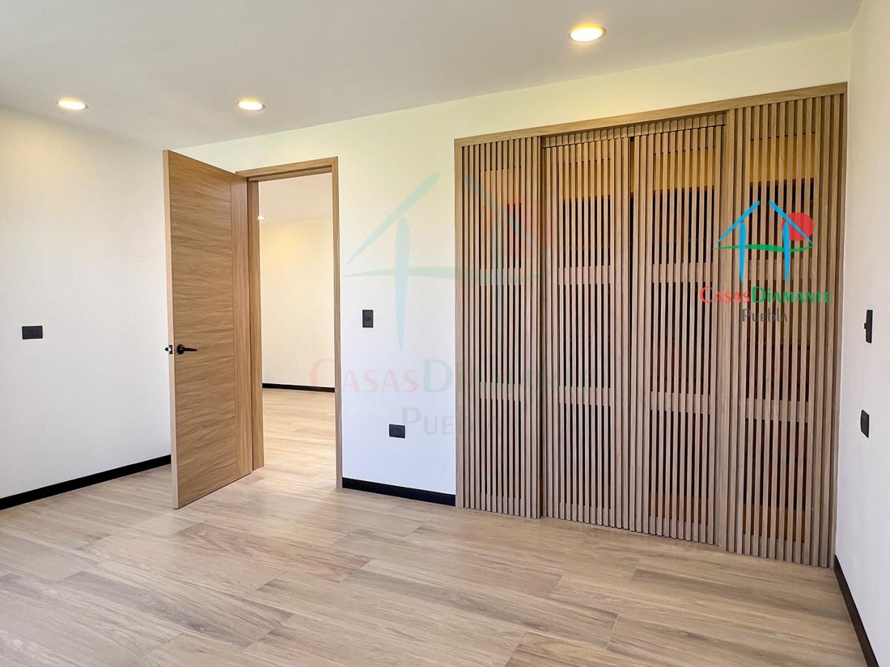 Casa de 2 Niveles con Jardín, 3 Recámaras y Sala de TV - 17