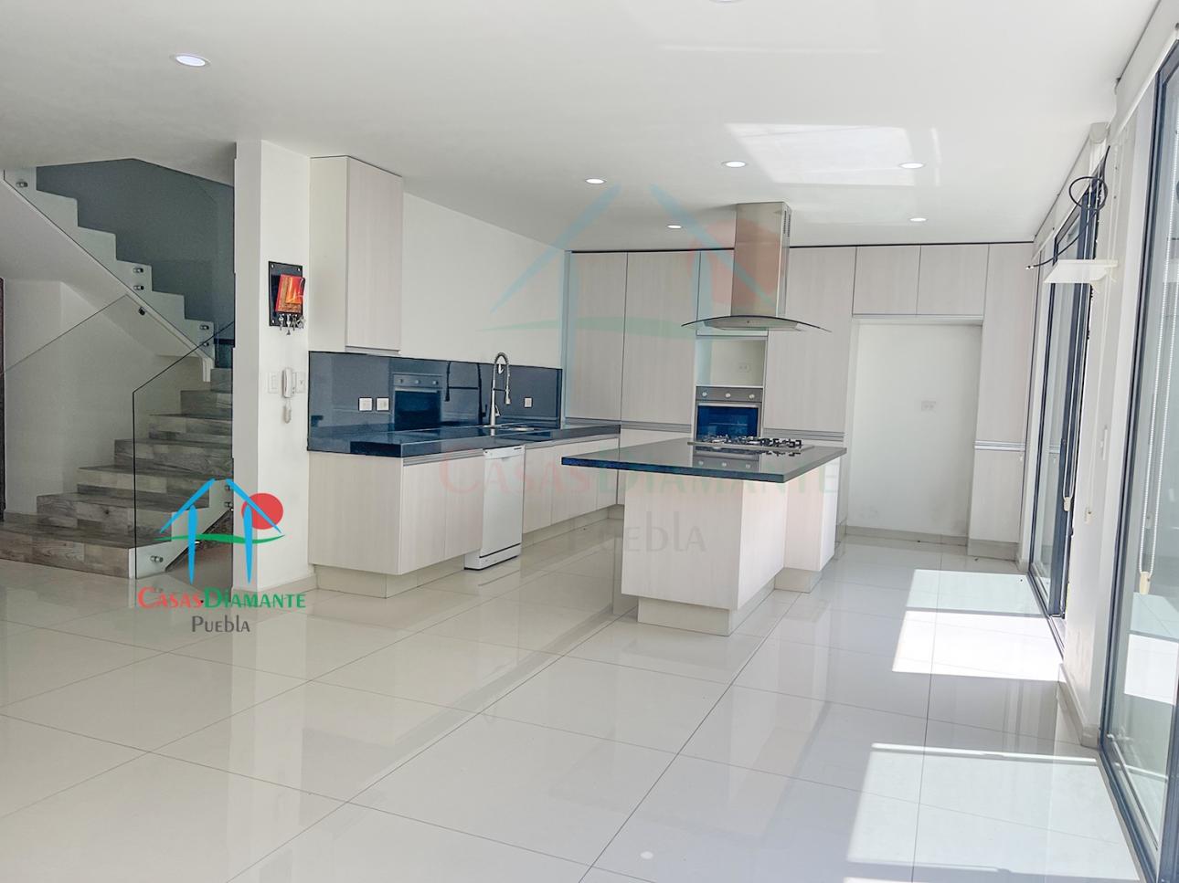Casa en venta con jardín, Family Room y Roof Garden — foto 2