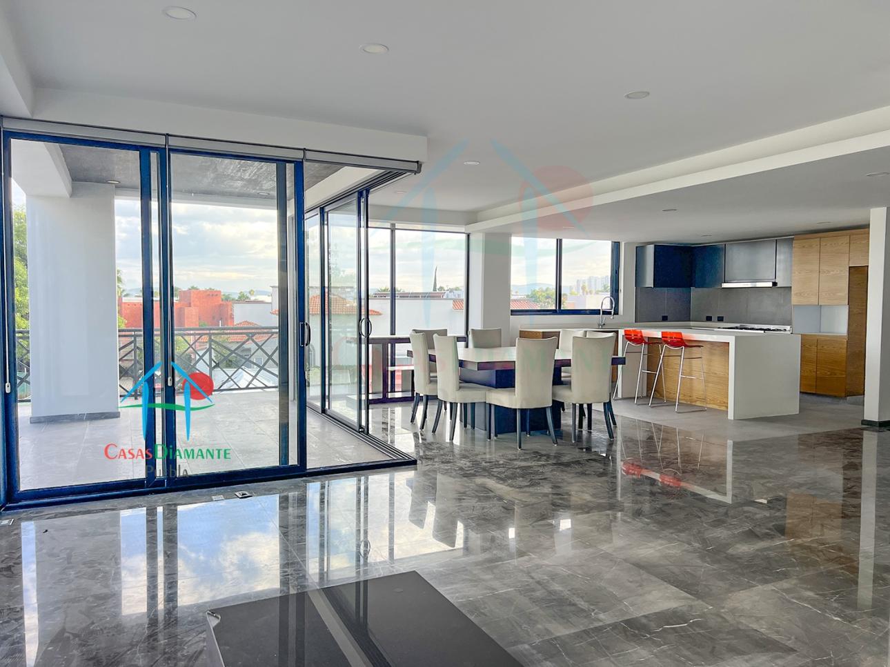 Departamento con terraza, 2 recámaras. Amueblado - 1