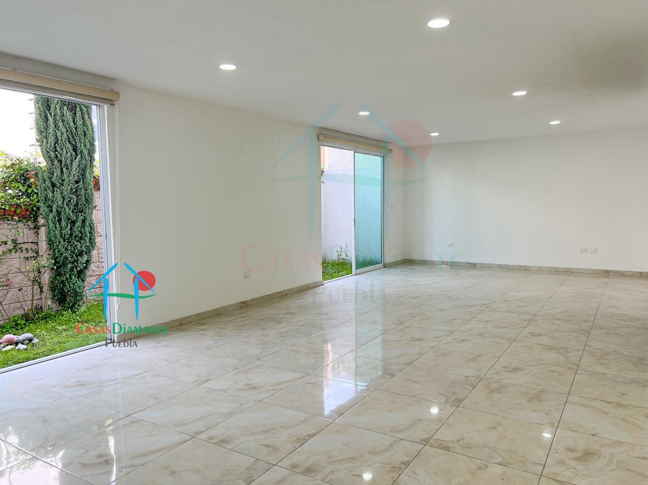 Casa de 3 Niveles con Roof Garden, Jardín y 5 Recámaras — foto 2