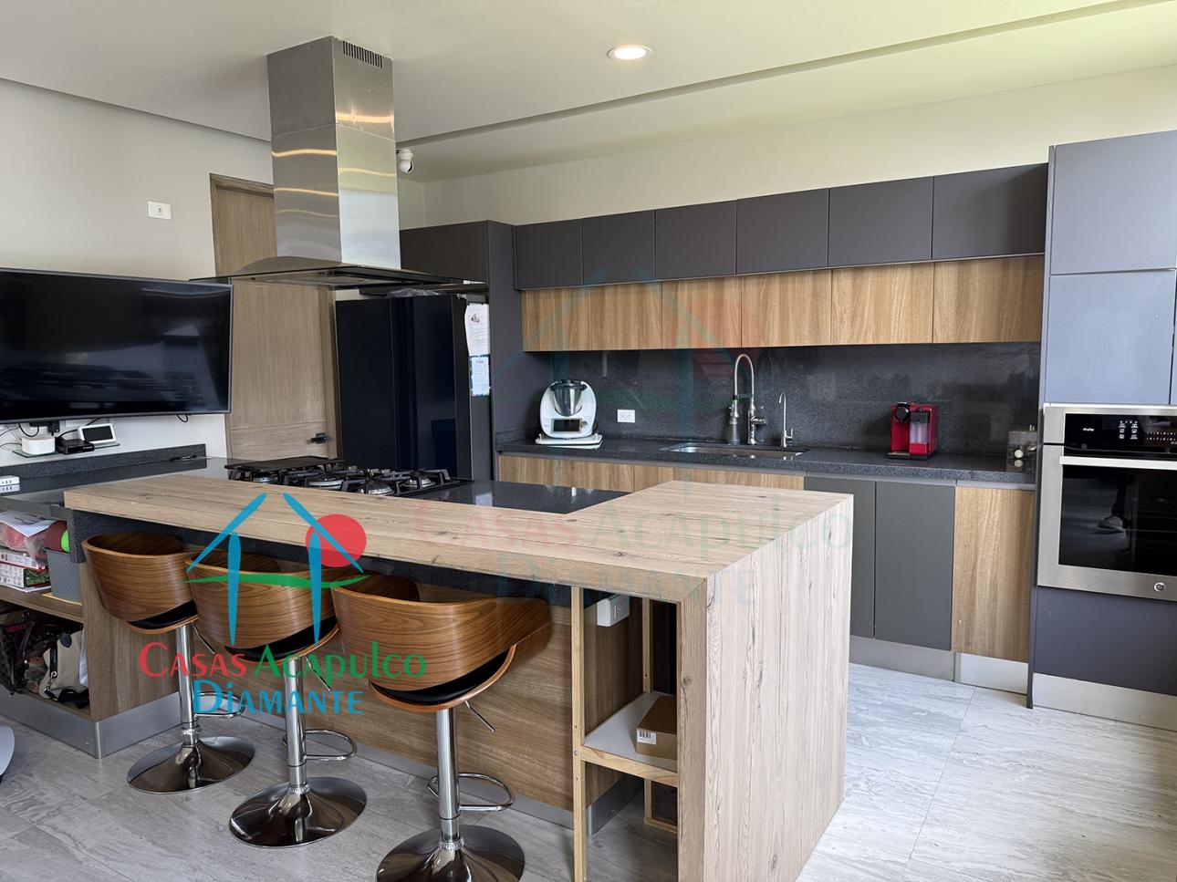 Residencia exclusiva con family, sala TV, terraza-bar y roof — foto 8