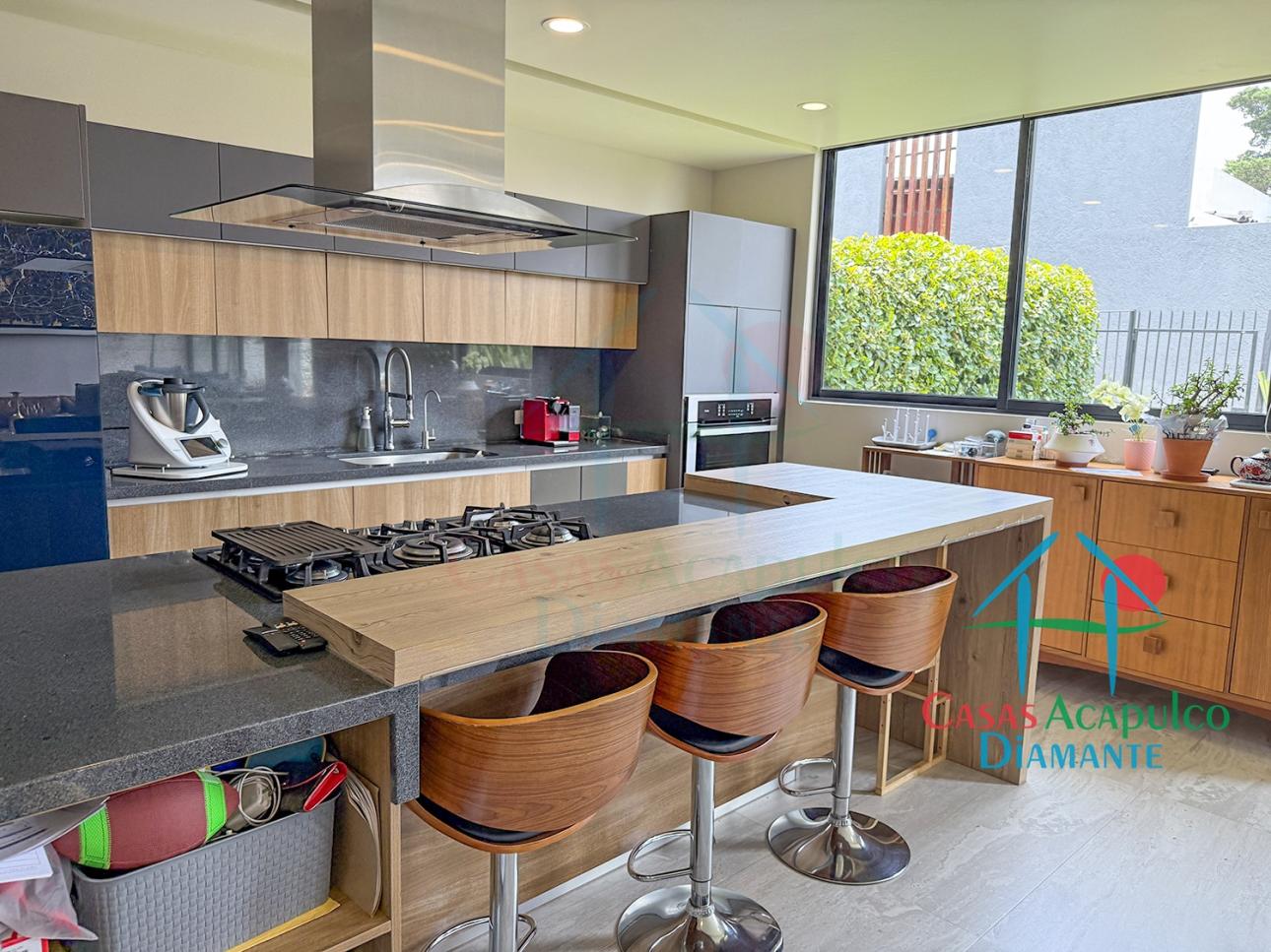 Residencia exclusiva con family, sala TV, terraza-bar y roof — foto 10