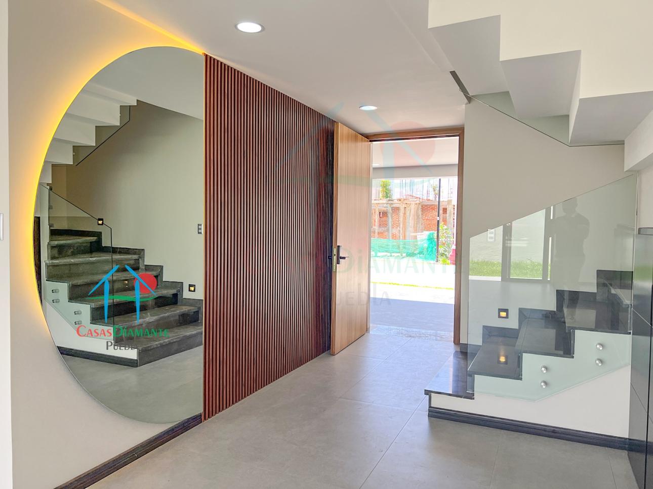 Casa Moderna de 3 Niveles con Roof Garden y Jardín — foto 2