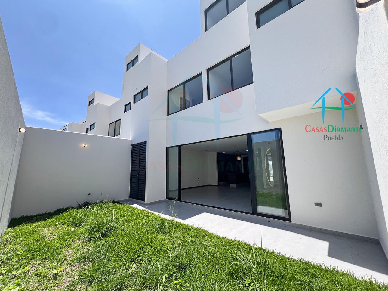 Casa Moderna de 3 Niveles con Roof Garden y Jardín — foto 7
