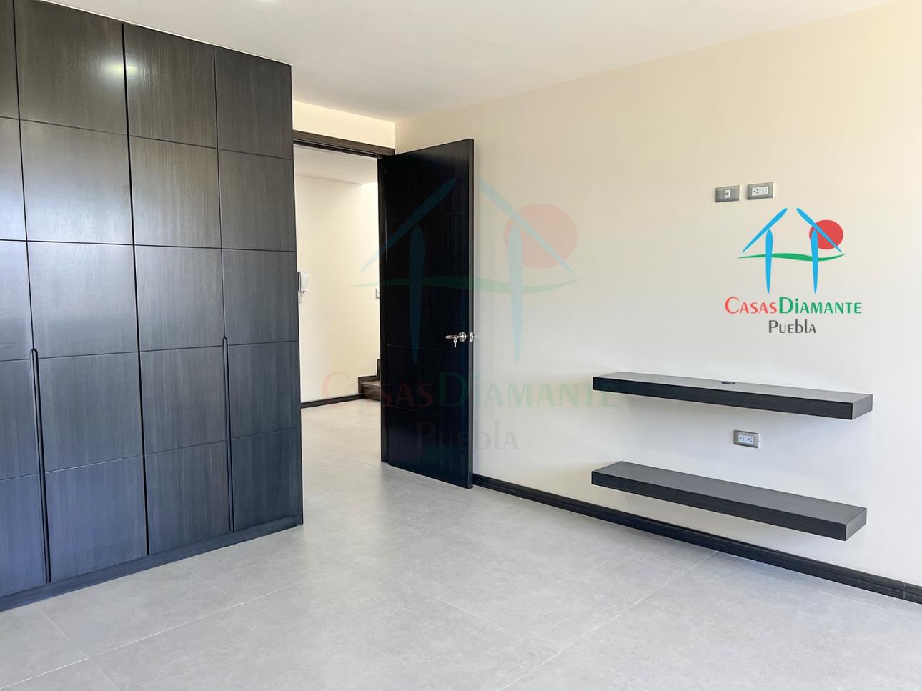Casa Moderna de 3 Niveles con Roof Garden y Jardín — foto 14