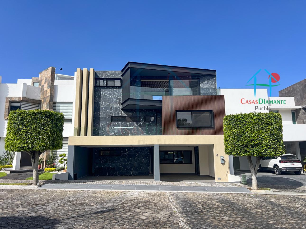 Casa de 3 Niveles con Roof Garden, Jardín y 4 Recámaras — foto 2