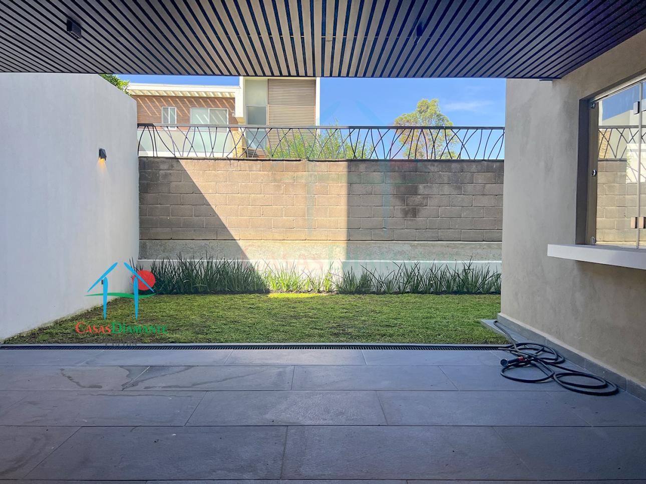 Casa de 3 Niveles con Roof Garden, Jardín y 4 Recámaras — foto 8