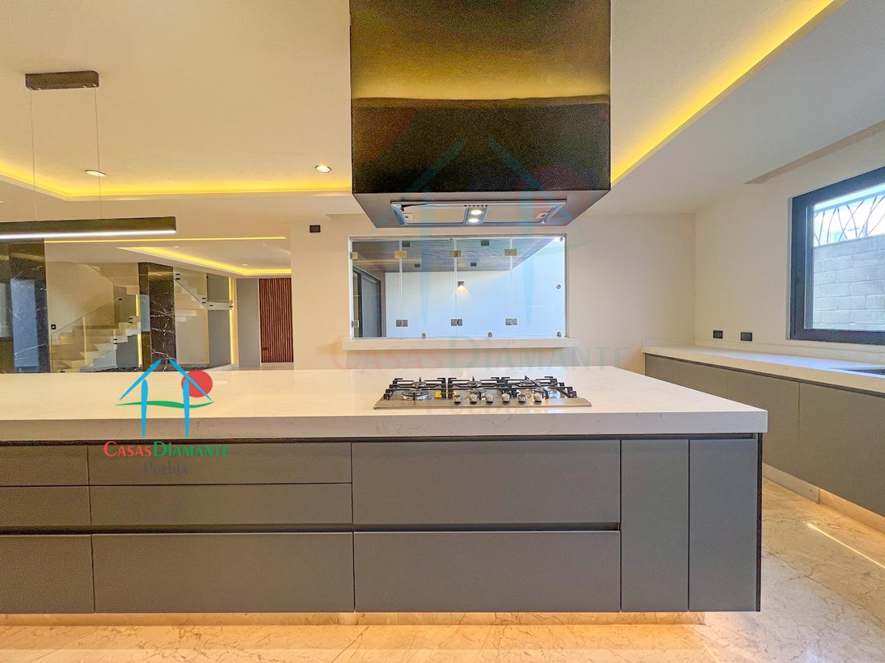 Casa de 3 Niveles con Roof Garden, Jardín y 4 Recámaras — foto 11