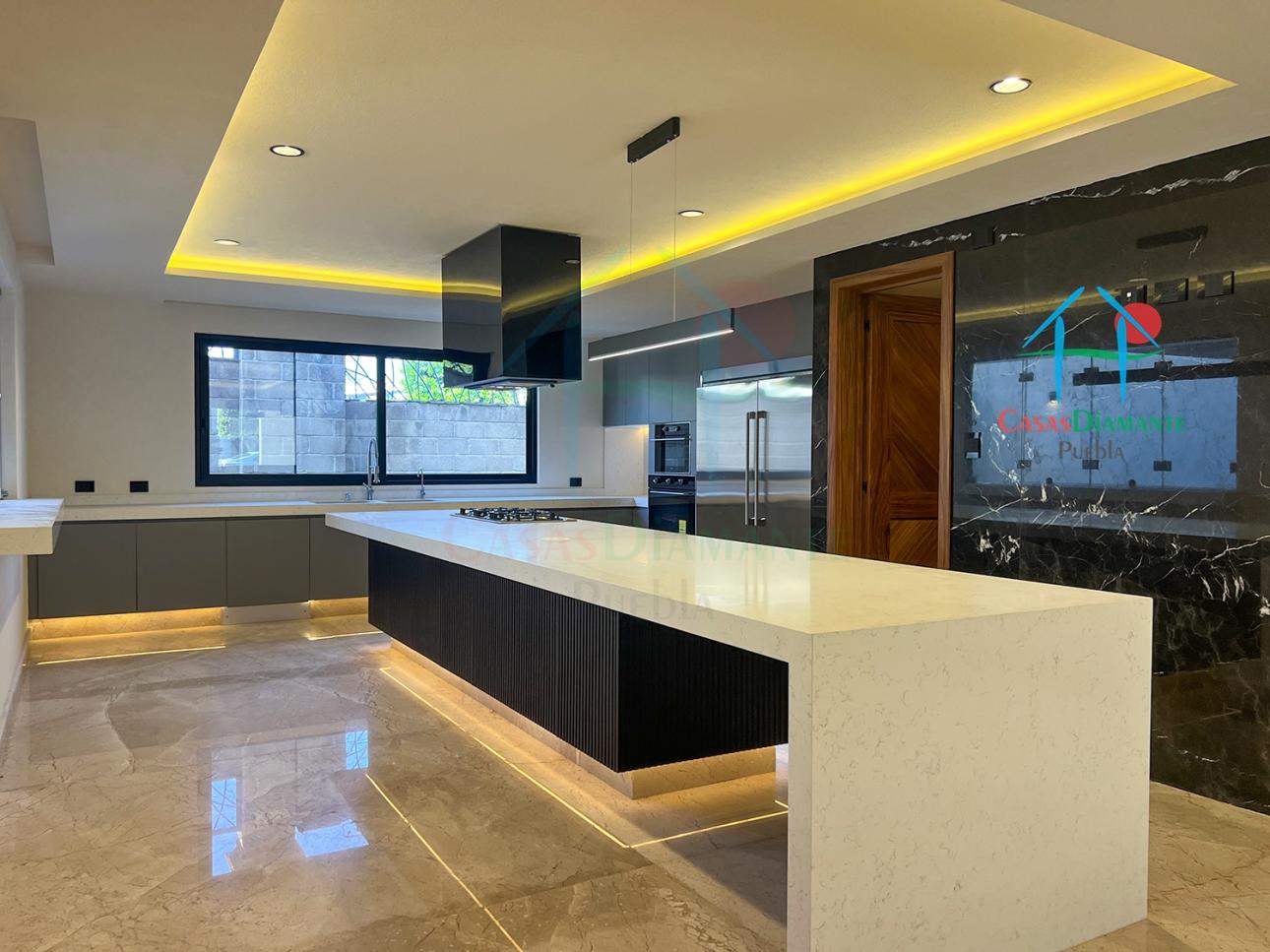 Casa de 3 Niveles con Roof Garden, Jardín y 4 Recámaras — foto 9