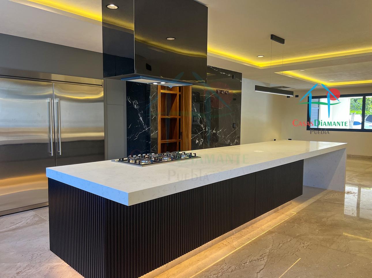 Casa de 3 Niveles con Roof Garden, Jardín y 4 Recámaras — foto 10