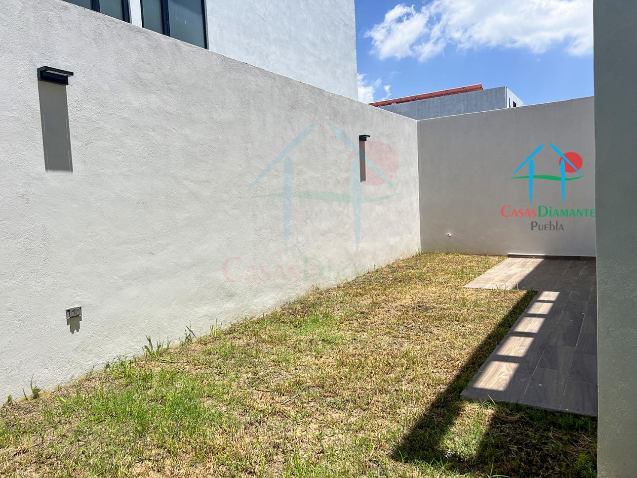 Casa con jardín privado, roof garden, sala de TV — foto 10