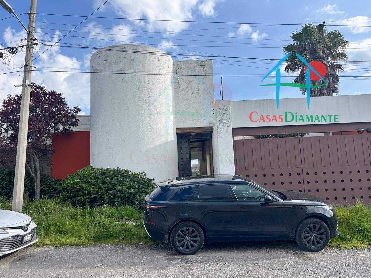 Casa amplia con jardín, terrazas y 4 recámaras para renovar — foto 2