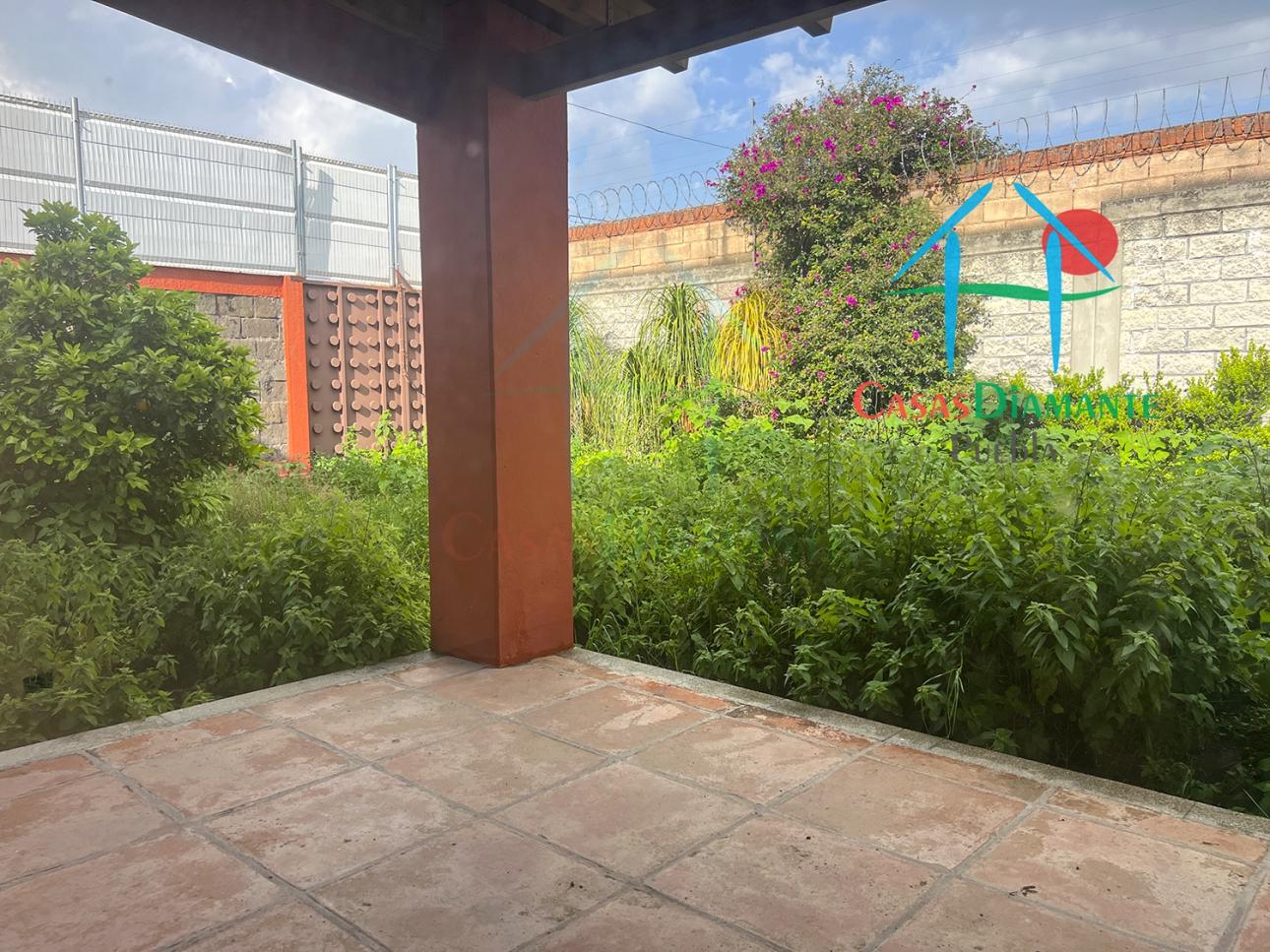 Casa amplia con jardín, terrazas y 4 recámaras para renovar — foto 11