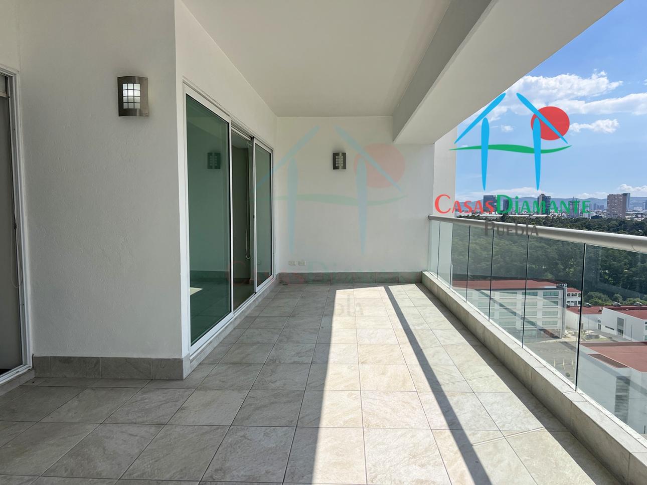 Depto con Terraza, Vista a la ciudad y 3 Recámaras - 4