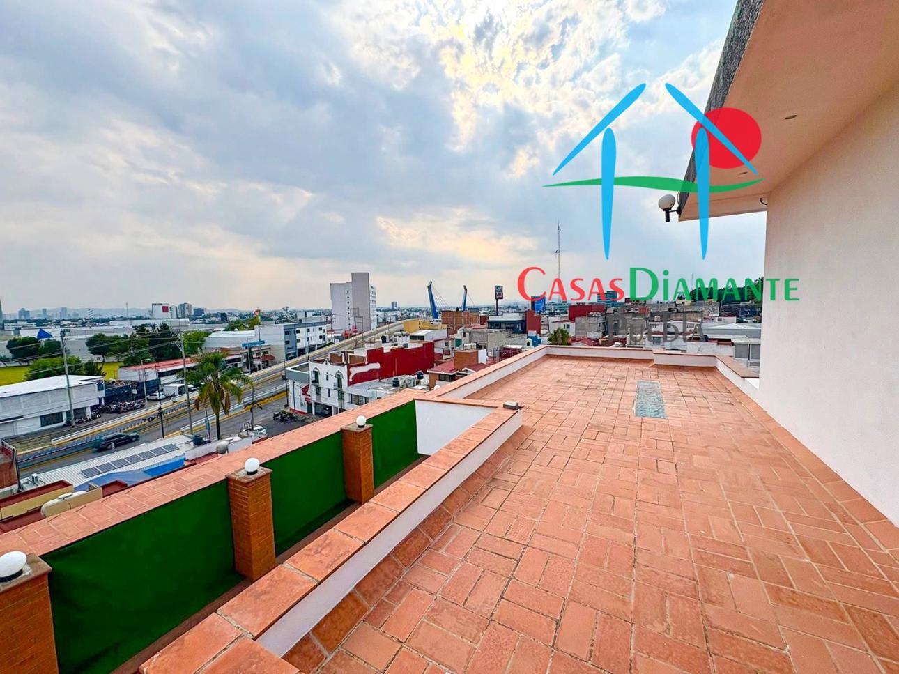 Inversión estratégica: edificio de oficinas + casa - 11