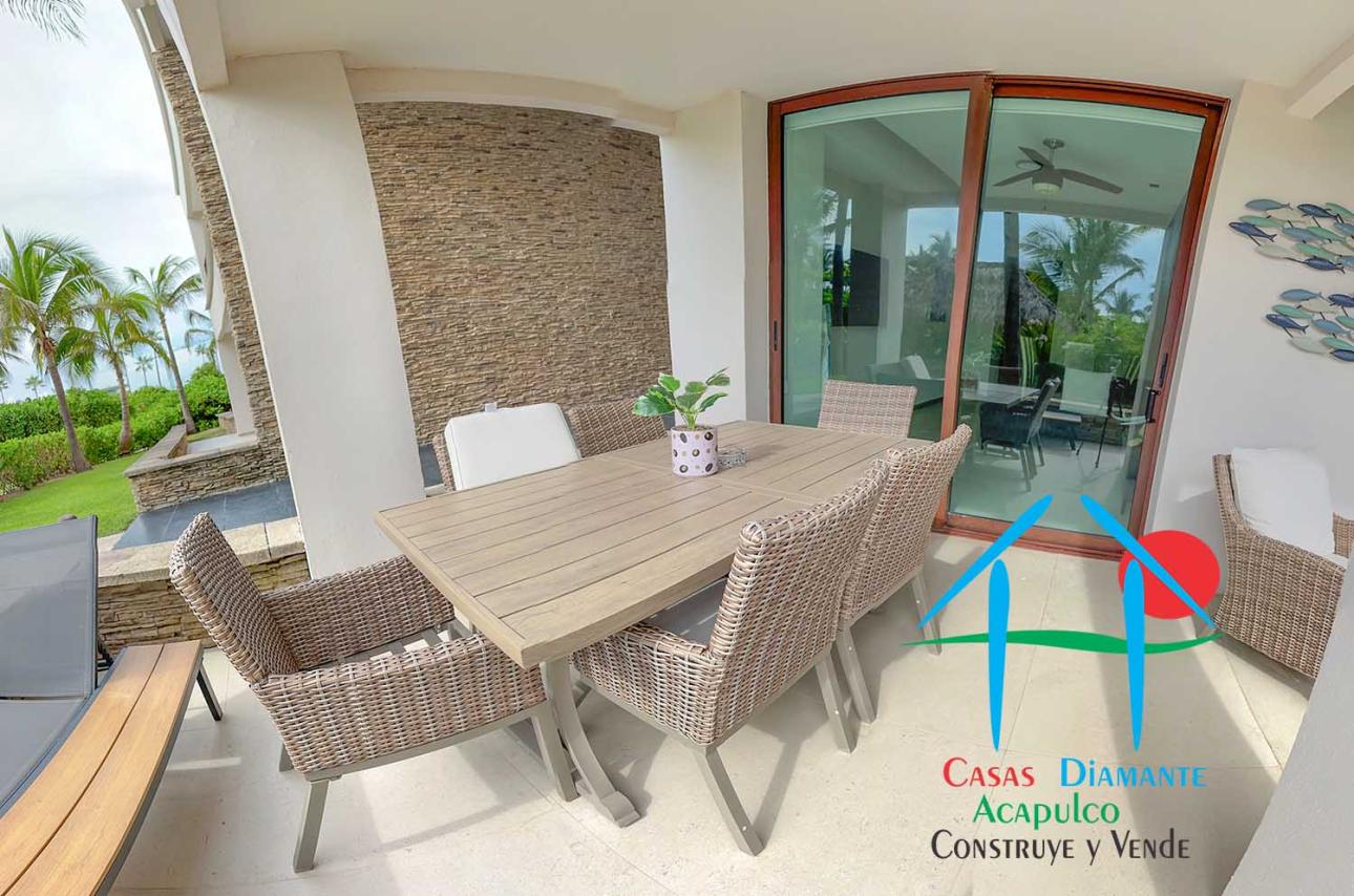 Depa de playa con terraza y jardín privado — foto 8