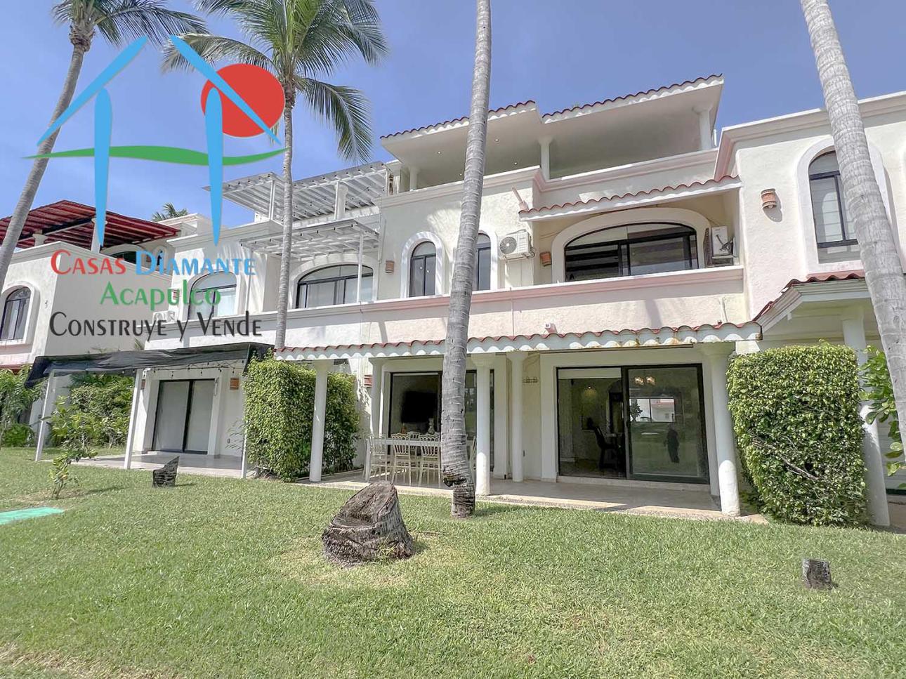 Casa con vista al campo de golf y terraza con jacuzzi — foto 9