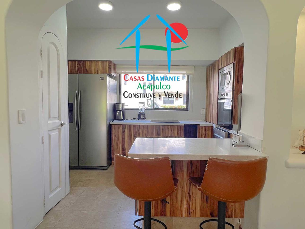 Casa con vista al campo de golf y terraza con jacuzzi — foto 11