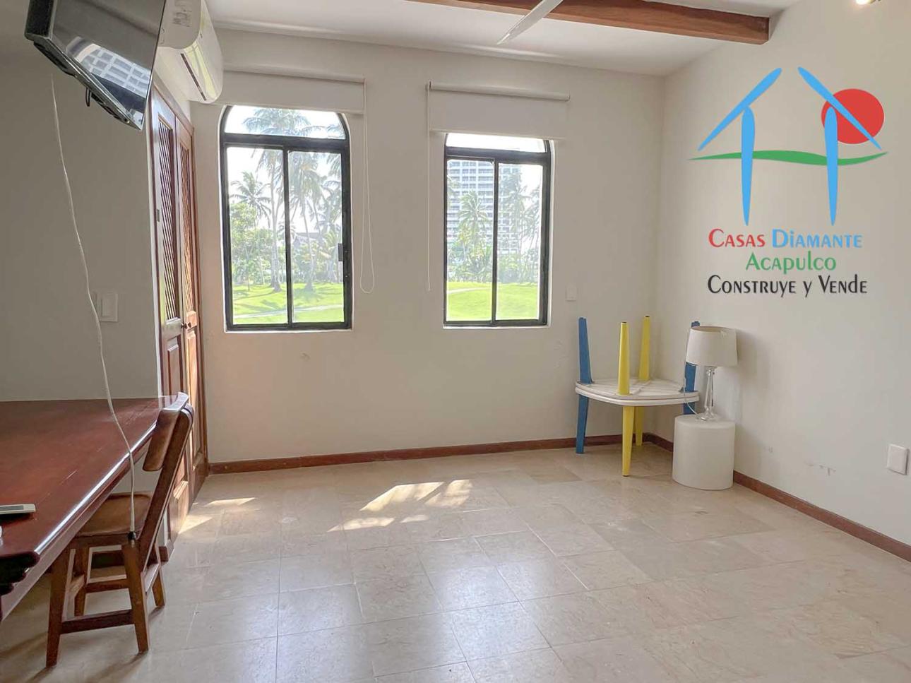 Casa con vista al campo de golf y terraza con jacuzzi — foto 15