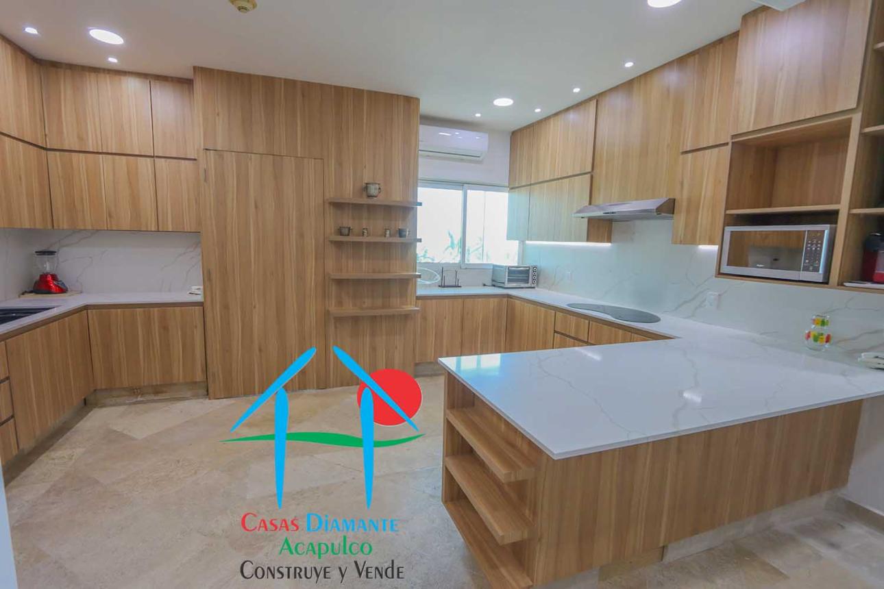 Penthouse con 6 recámaras, terraza, jacuzzi y vista al mar — foto 10