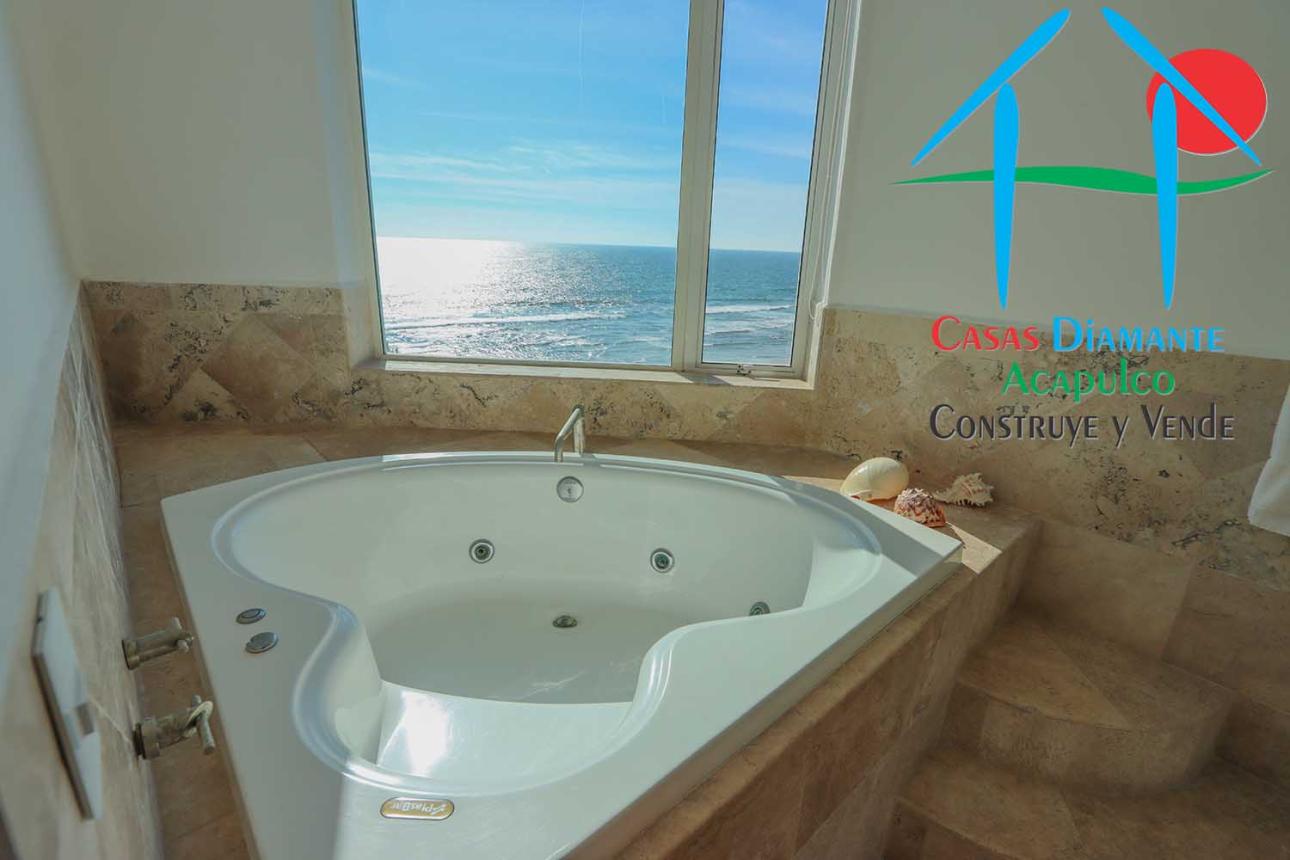 Penthouse con 6 recámaras, terraza, jacuzzi y vista al mar — foto 13