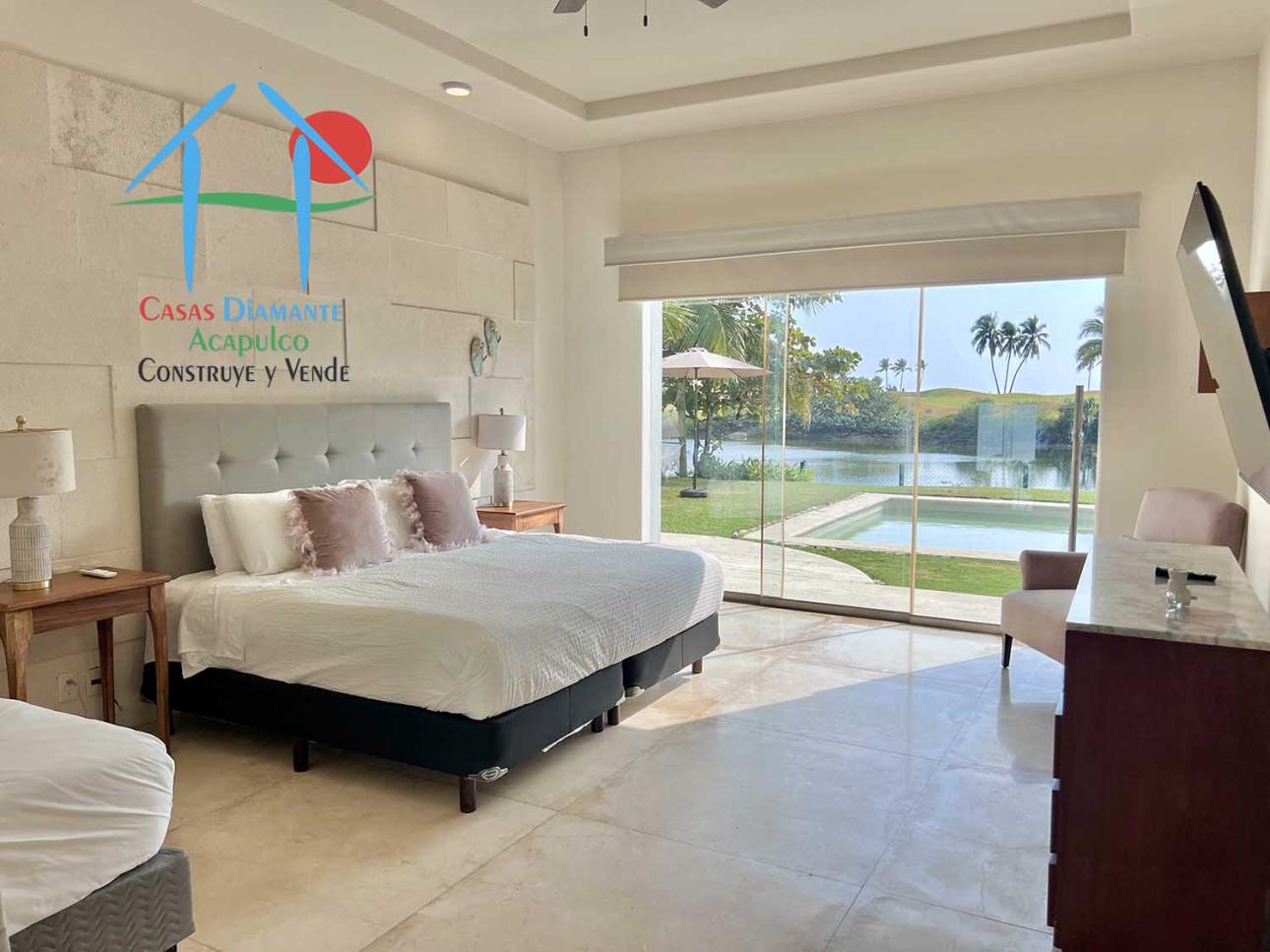 Terraza, vista a la laguna, jardín con alberca y family room — foto 15