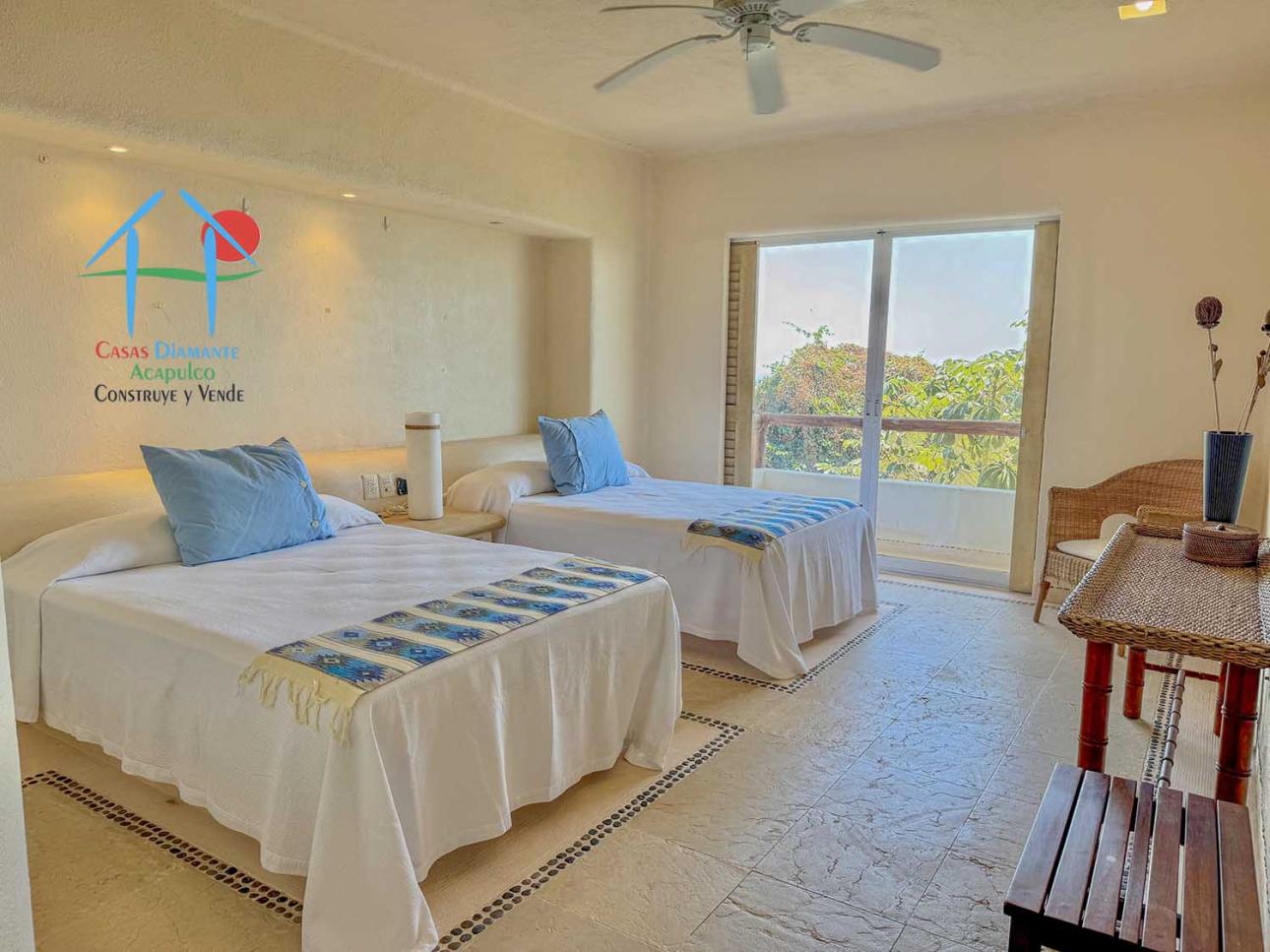 Terraza con asoleadero, alberca, jacuzzi y vista al mar — foto 13