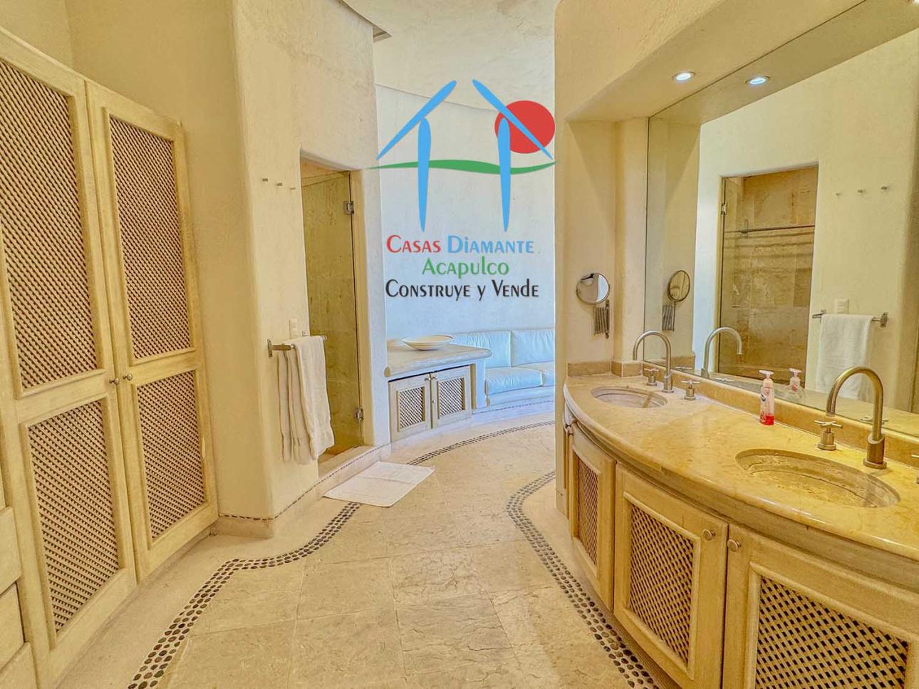 Terraza con asoleadero, alberca, jacuzzi y vista al mar — foto 15
