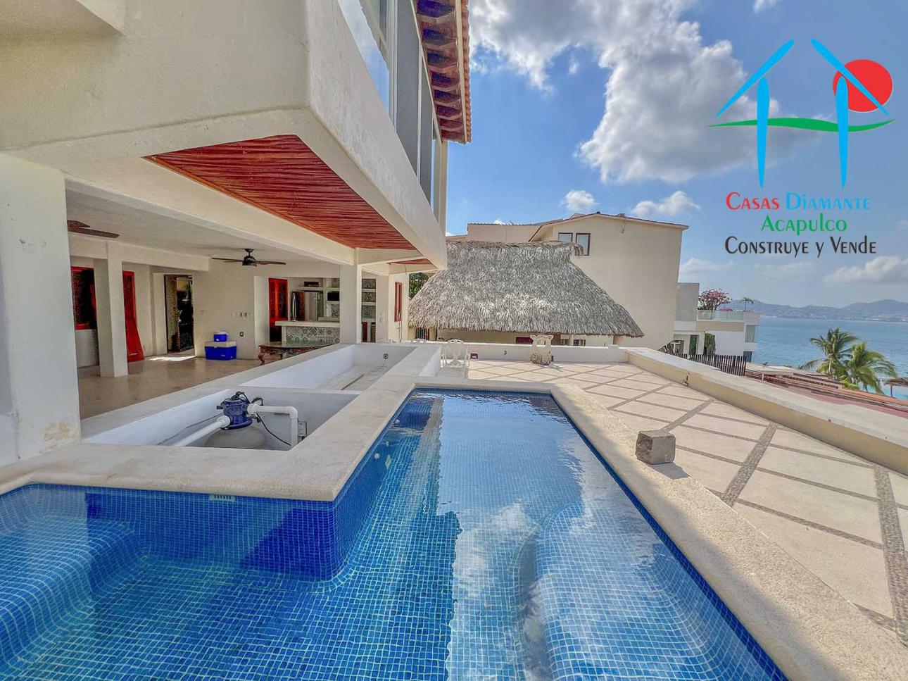 2 recámaras, terraza con jacuzzi, asoleadero y vista al mar